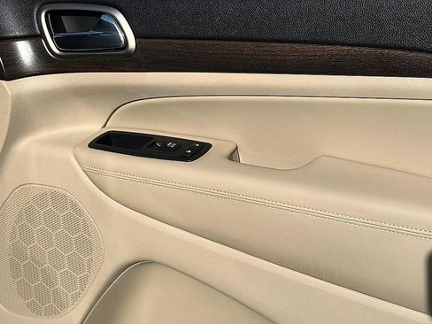 Used 2014 Jeep Grand Cherokee Laredo w/ Quick Order Package 23E image 22