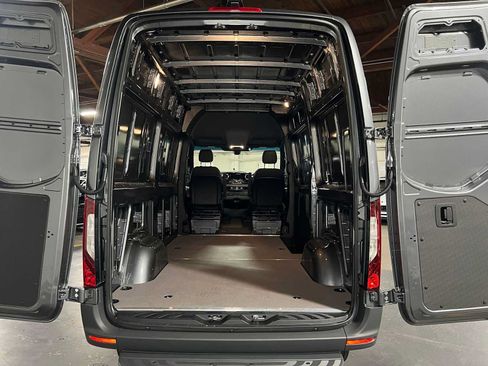 Used 2026 Mercedes-Benz Sprinter 2500 image 16
