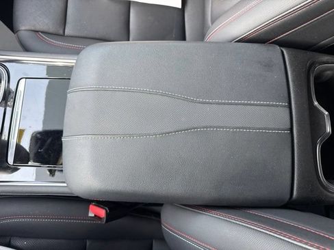 Used 2024 Chevrolet Traverse RS FWD image 24
