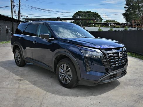 Used 2026 Nissan Pathfinder SV AWD/4WD image 2