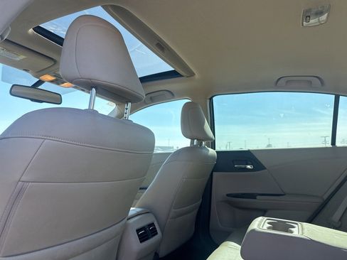 Used 2017 Honda Accord EX-L image 30