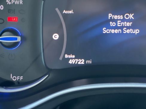 Used 2024 Chrysler Pacifica Select image 24