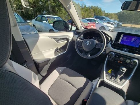 Used 2023 Toyota RAV4 XLE image 7