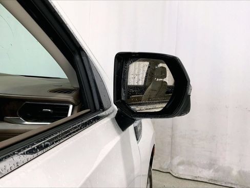 Used 2021 GMC Yukon Denali RWD image 11