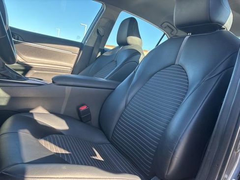 Used 2023 Toyota Camry SE image 8