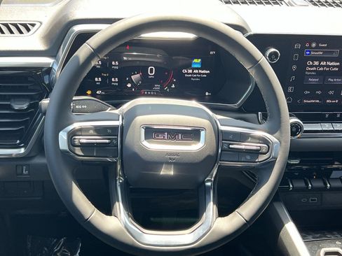 New 2026 GMC Canyon Elevation w/ LPO, Black Badging Package RWD image 12