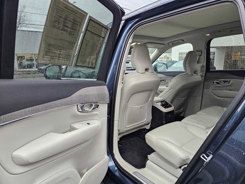 Certified 2023 Volvo XC90 T8 Plus image 17