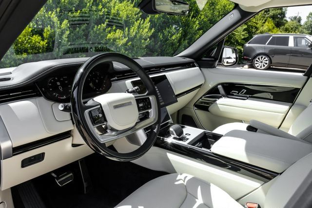 Used 2026 Land Rover Range Rover Long Wheelbase Autobiography AWD/4WD image 3