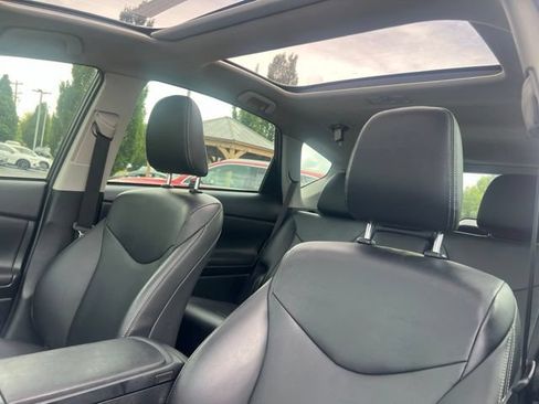Used 2017 Toyota Prius V Five w/ Advanced Technology Package FWD image 15