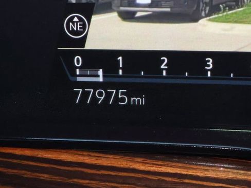 Used 2021 Cadillac Escalade Premium Luxury w/ Driver Assist Tech Package image 32