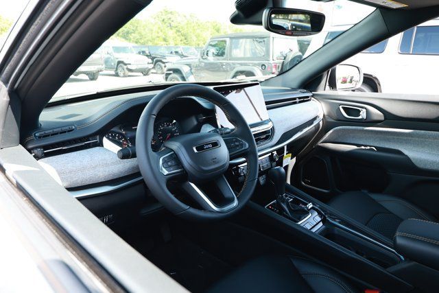 New 2026 Jeep Compass Latitude AWD/4WD image 25
