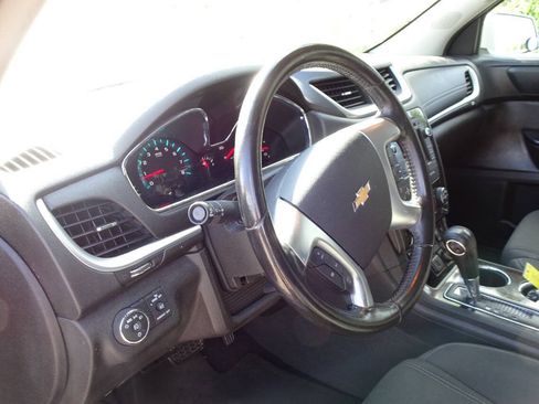 Used 2015 Chevrolet Traverse LT w/ Style and Technology Package AWD/4WD image 14