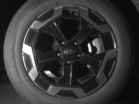 Used 2025 Hyundai Santa Fe SEL AWD/4WD image 13
