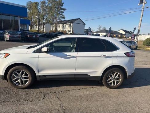 Used 2022 Ford Edge SEL image 2