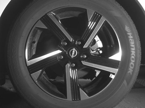 Used 2025 Nissan Sentra SV FWD image 13