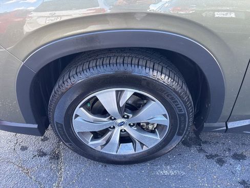 Certified 2023 Subaru Ascent Premium w/ Convenience Package AWD/4WD image 7