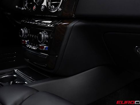 Used 2024 Rolls-Royce Phantom Sedan w/ The Phantom Package RWD image 36