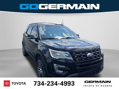 Used 2017 Ford Explorer Sport w/ Equipment Group 401A AWD/4WD image 4