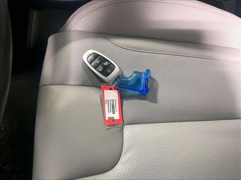 Used 2023 Hyundai Palisade SEL w/ Premium Package image 32