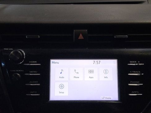 Used 2018 Toyota Camry XLE FWD image 25