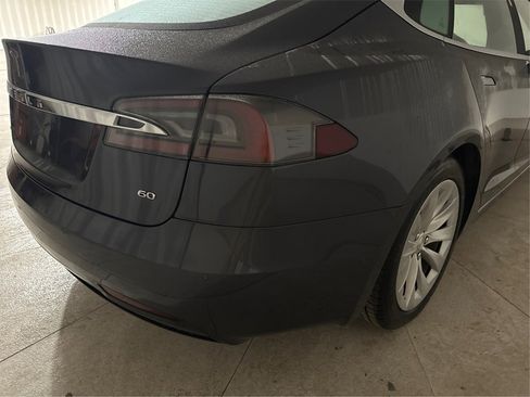 Used 2016 Tesla Model S 70 image 21