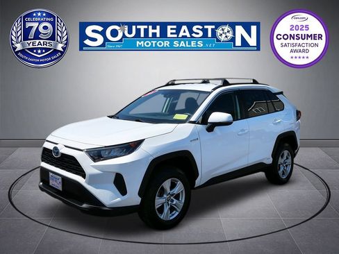 Used 2021 Toyota RAV4 LE AWD/4WD image 1