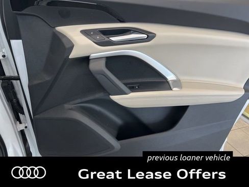 Used 2025 Audi Q5 Premium w/ Convenience Package AWD/4WD image 23