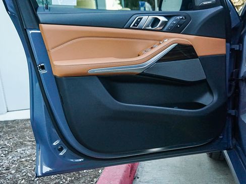 Used 2024 BMW X7 xDrive40i w/ Premium Package image 24