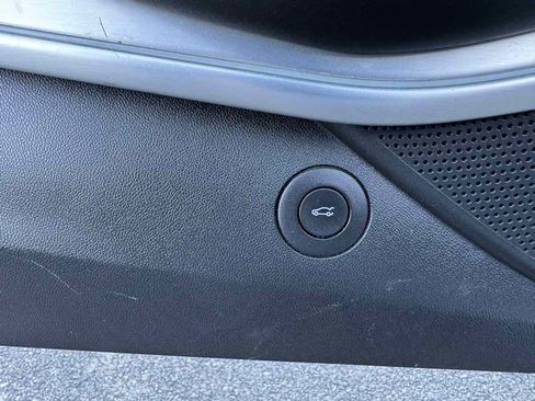 Used 2019 Chevrolet Camaro SS image 33