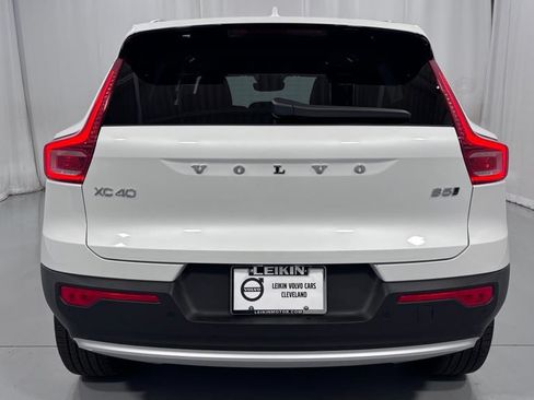 Used 2024 Volvo XC40 B5 Plus w/ Protection Package Premier AWD/4WD image 7