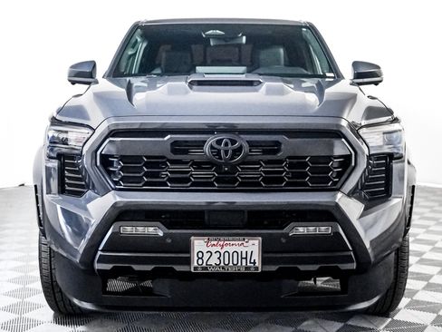 Used 2025 Toyota Tacoma TRD Sport w/ TRD Sport Premium Package image 6