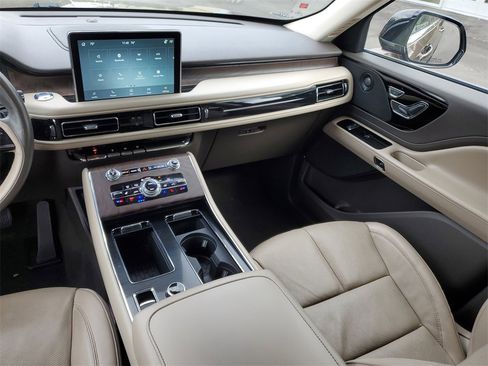 Certified 2022 Lincoln Aviator Reserve w/ Equipment Group 201A image 13