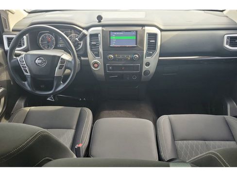 Used 2018 Nissan Titan SV RWD image 11