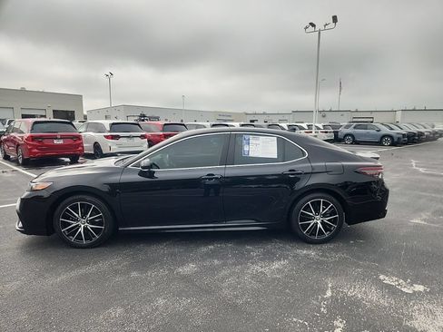 Used 2022 Toyota Camry SE w/ Audio Upgrade Package FWD image 5