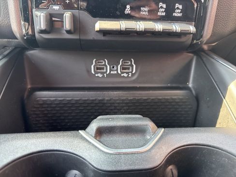 Used 2023 RAM 1500 Laramie image 38