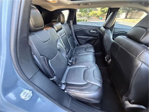 Used 2015 Jeep Cherokee Trailhawk w/ Comfort/Convenience Group AWD/4WD image 28