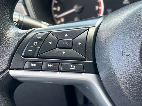 Used 2025 Nissan Altima 2.5 SV image 30