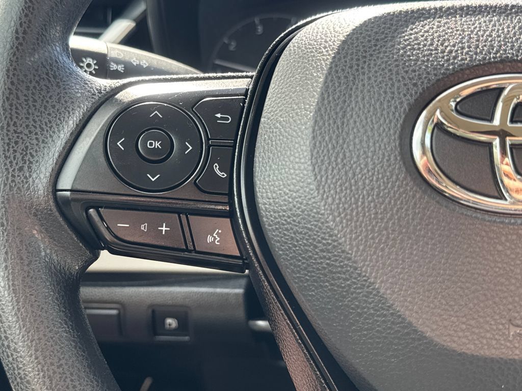 Used 2025 Toyota Corolla LE AWD/4WD image 19