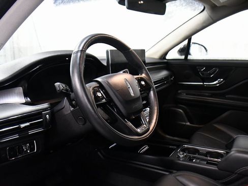 Used 2023 Lincoln Corsair Reserve w/ Equipment Group 201A image 11