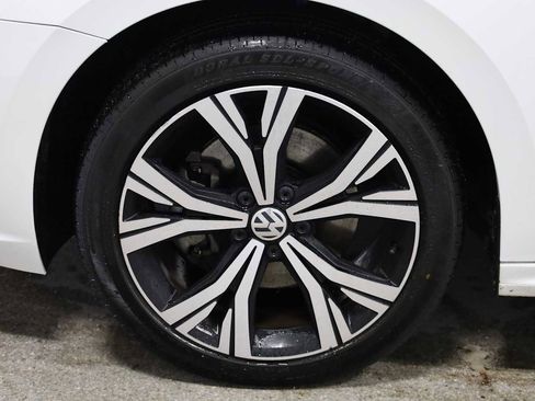 Used 2021 Volkswagen Passat 2.0T SE image 37