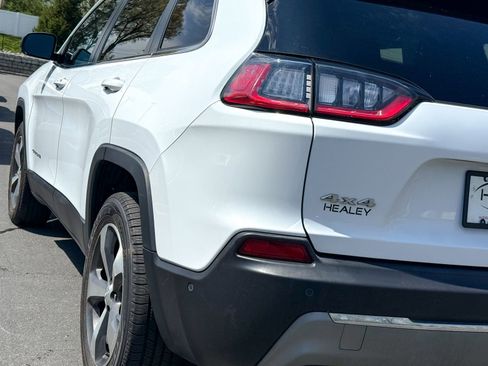 Used 2021 Jeep Cherokee Limited AWD/4WD image 9