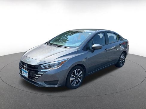 Used 2025 Nissan Versa SV FWD image 9