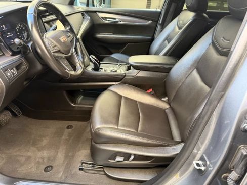 Used 2021 Cadillac XT5 Luxury w/ LPO, Floor Liner Package FWD image 10