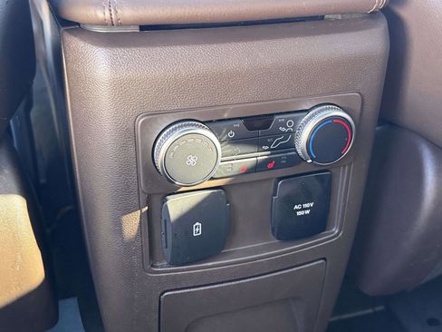 Used 2022 Ford Explorer King Ranch w/ Premium Technology Package image 32