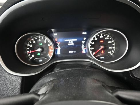 Used 2018 Jeep Compass Latitude w/ Popular Equipment Group AWD/4WD image 11