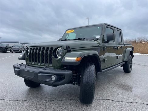 Used 2023 Jeep Gladiator Sport S image 9