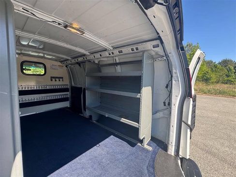 Used 2012 Chevrolet Express 1500 RWD image 16