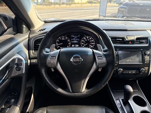 Used 2014 Nissan Altima 3.5 SL w/ Technology Package image 22