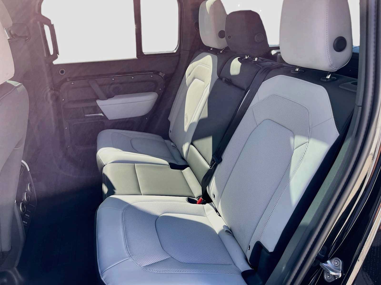 New 2026 Land Rover Defender 110 S AWD/4WD image 17