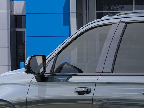 New 2026 Chevrolet Suburban RST image 12